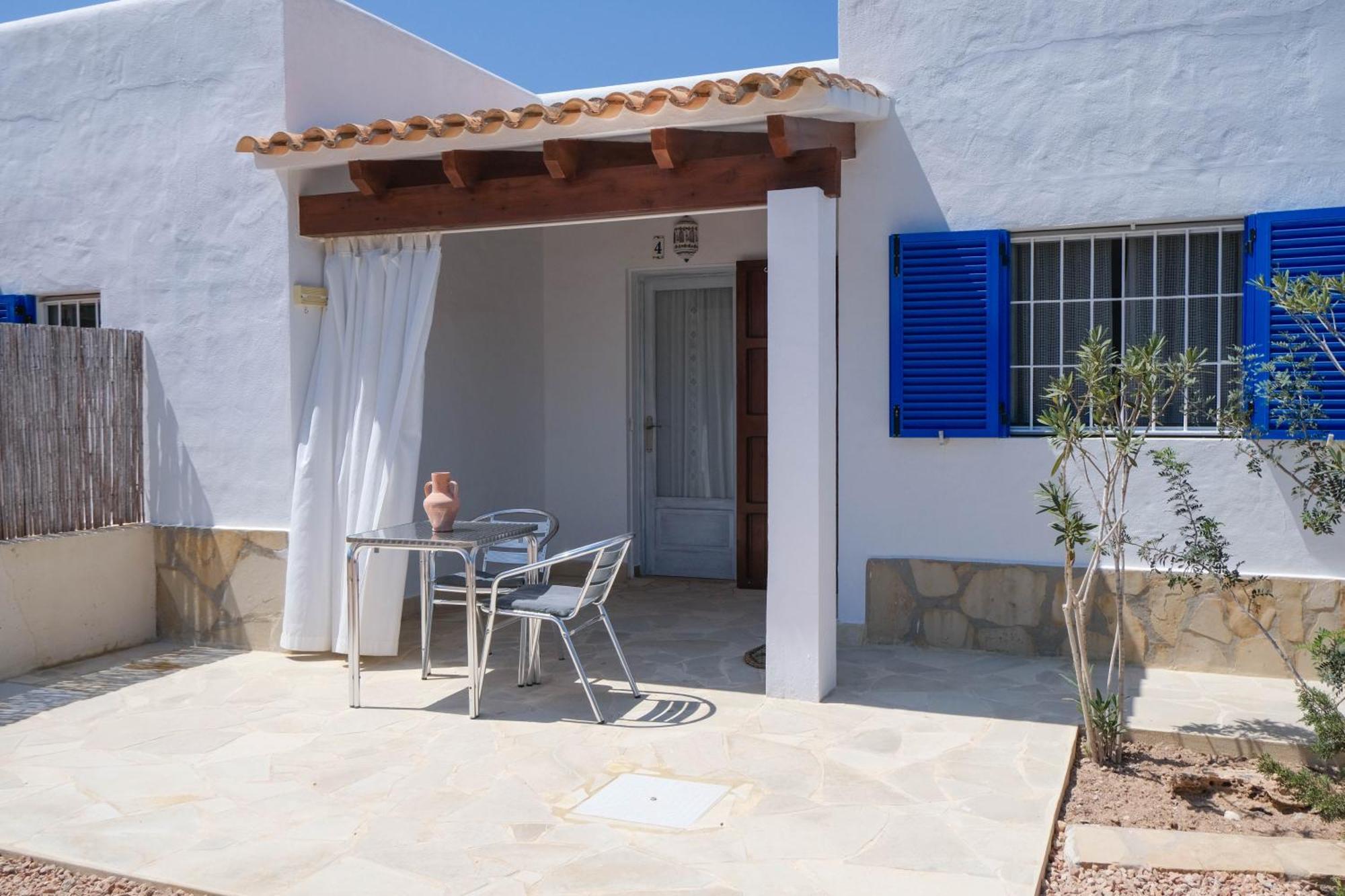 Viviendas Es Carnatge Playa Migjorn Exterior photo